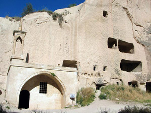 The cave mosque with the minaret